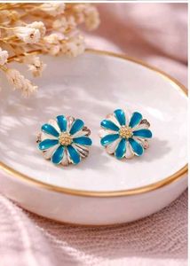 🌼Daisy Flower Stud Earrings