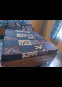 Floral Bedsheet with Pillow Covers