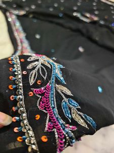 Aari Tari Black 🖤 Expansive Saree 😍