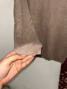 Taupe V-Neck Knit Top (Size M)