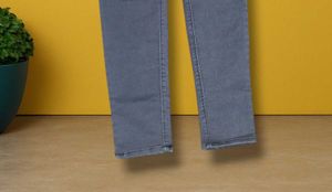 DG96 Size-32 Slim Jeans