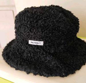 Black Fluffy Bucket Hat 10/10
