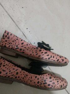 Cute Ballet Flats with Bow Detail