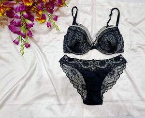🇭🇲💫💗 imported Lace Bra & Panty Set