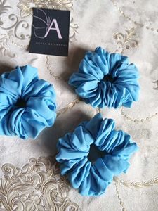 Blue Scrunchie Set 3 🆕✨
