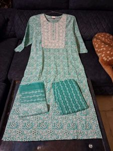 Elegant Kurta Set L Size 40