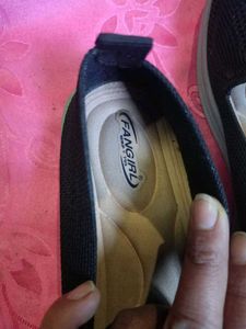 Black Shoes N White Flats