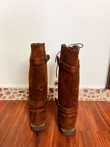 Brown suede Boots