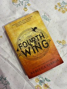 Fourth Wing book 📕