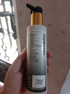 The Quinn Shampoo With Conditioner