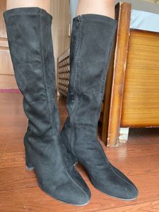 Black Velvet Cloth Boots For Every occasion