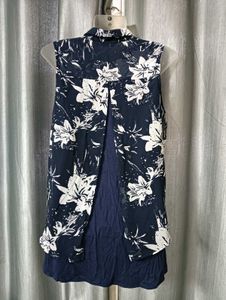 Unique floral print shirt 🤍