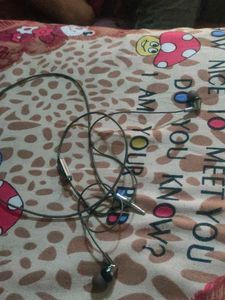 Stud Earring Set With Headphones