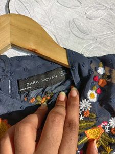 Zara Embroidered Top 💙