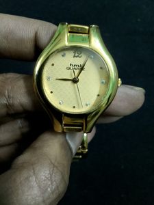 NEW NO USED 23.GOLD PLATETED HMT WATER RESISTANT WATCH FOR GIRLS &amp; WOMAN&#39;S.