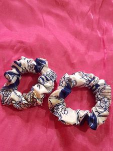 set of 5 Blue &amp; White Floral Scrunchies