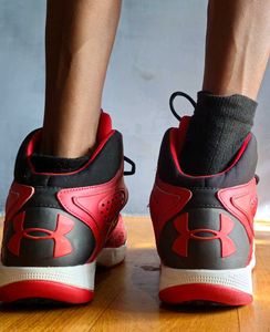 Under Armour Micro G Torch 2