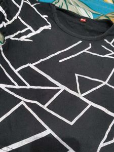 Crop Top Black N White