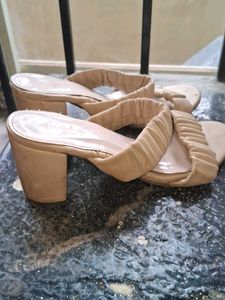 INC.5 Heels