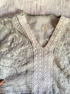 Chikankari Grey Short Kurti🍓