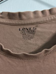 Levi&#39;s Graphic Tee