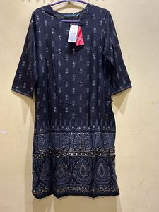 Avaasa Floral Print Straight Kurta Size L