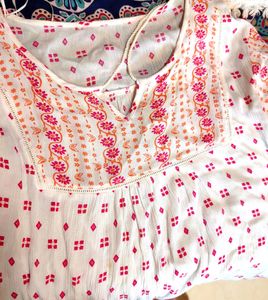 💯TRENDY FLORAL CONFORTABLE TOP ✅LIKE NEW❗👌🏻