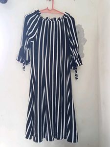 Black N White Lining Setrachable Frock