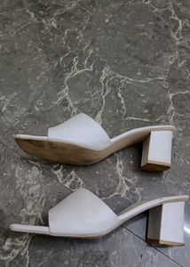 Trending White Heels🤍