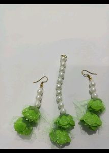 green earrings and mangtikka combo