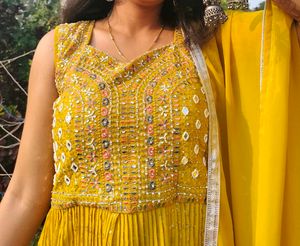 Best Haldi Outfit Here🎁🎀