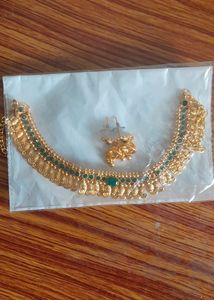 Chocker With Earings