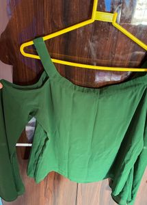 Green Off-Shoulder Bell Sleves Top