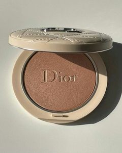 DIOR HIGHLIGHTER