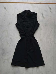 Sleeveless Black Dress