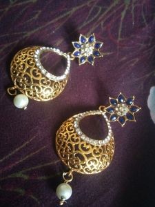 Blue Earing