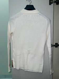 Long sleeve knit top