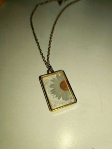 Daisy Resin Pendant Necklace🌼❤