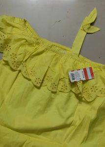 Girl&#39;s Yellow Off Shoulder Shirt