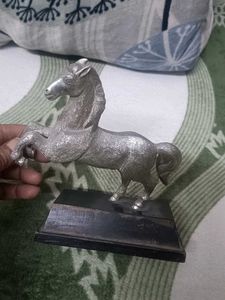 Aluminium or another Metal Showpiece Set