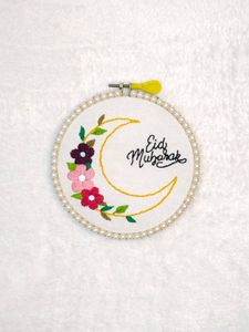 EID Mubarak Embroidered Hoop 🌙💐