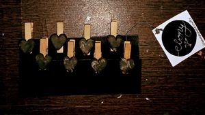 Black Heart Wooden Clips + 4 Polaroids