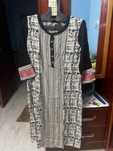 Srishti Black And Beige Kurti