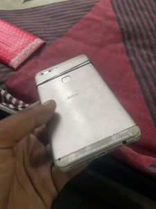 Damaged Smartphone - For Parts or Repair