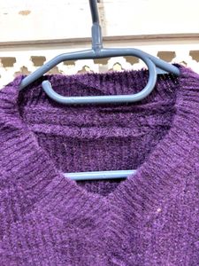 Purple Crop Sweater ()