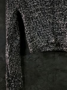 WOMEN SWEATER
