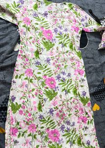 White Floral Chikankari Kurta- Unused- Bust 34