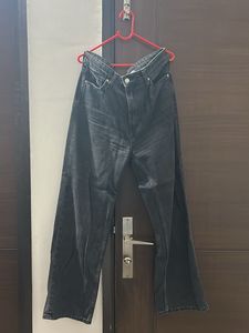 Black Wide-Leg Jeans