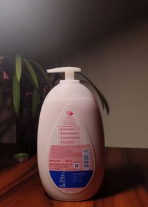 JOHNSON AND JOHNSON&#39;S BABY LOTION