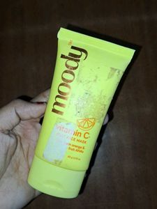 Moody vitamin c glow face mask
